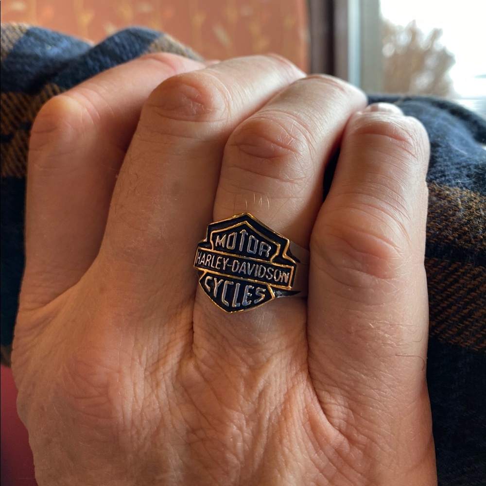 Men’s Shield Ring size 10 New